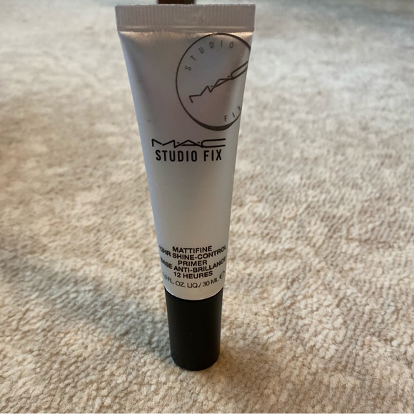 MAC STUDIO FIX MATTIFINE 12HR SHINE-CONTROL PRIMER - Picture 1 of 2